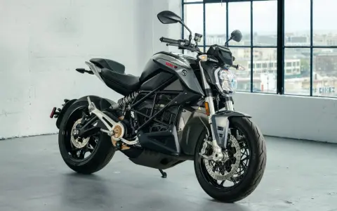 Moto eléctrica Zero S, ideal para quienes buscan motos a2 automáticas. Diseño moderno y ágil.