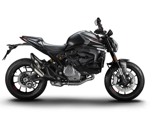 Ducati Monster negra, ideal para el carnet A2. Deportiva y ágil, lista para la aventura.
