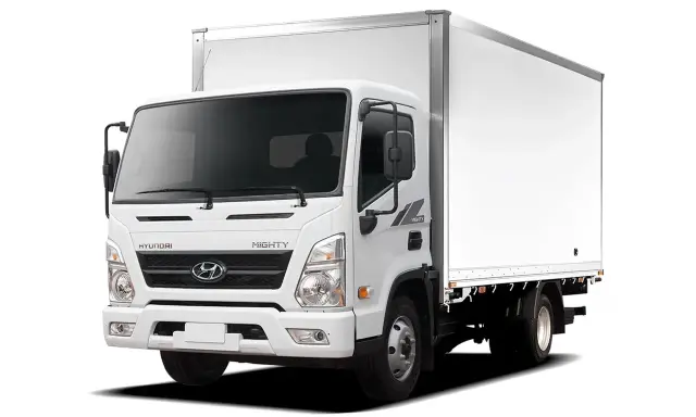 Camión Hyundai Mighty blanco, listo para obtener su permiso de circulación y empezar a transportar.